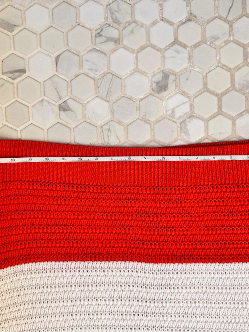 Colorblock Short-Sleeve Crew Sweater - White & Red - Picture 4 of 5